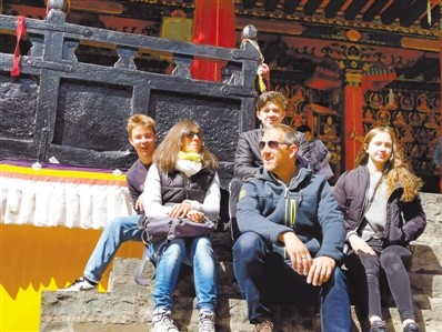 西藏发展乡村旅游助力脱贫攻坚 打造乡村旅游升级版